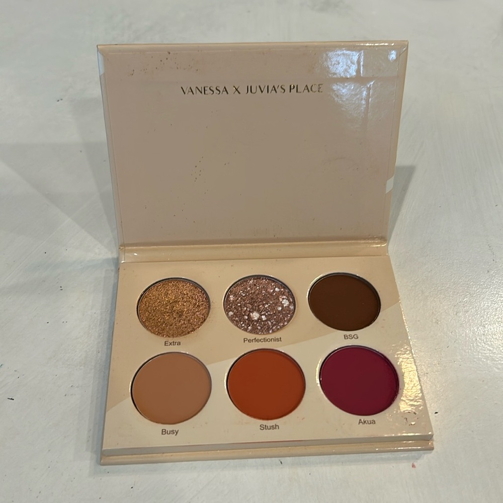 Vanessa X Juvia’s Place limited edition 6 pan eyeshadow palette